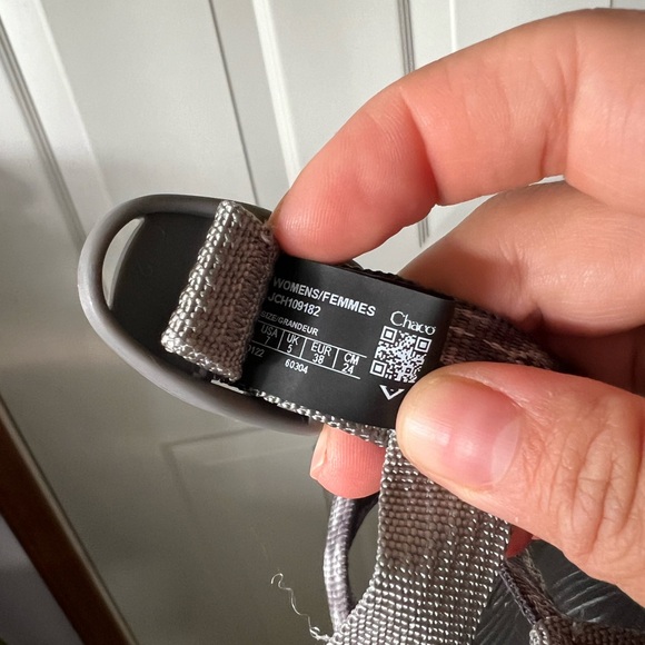 Womens Chaco zvolv 2 size 7 - Picture 3 of 3